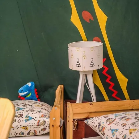 ラグジュアリーテント Wioska Indianska River Park